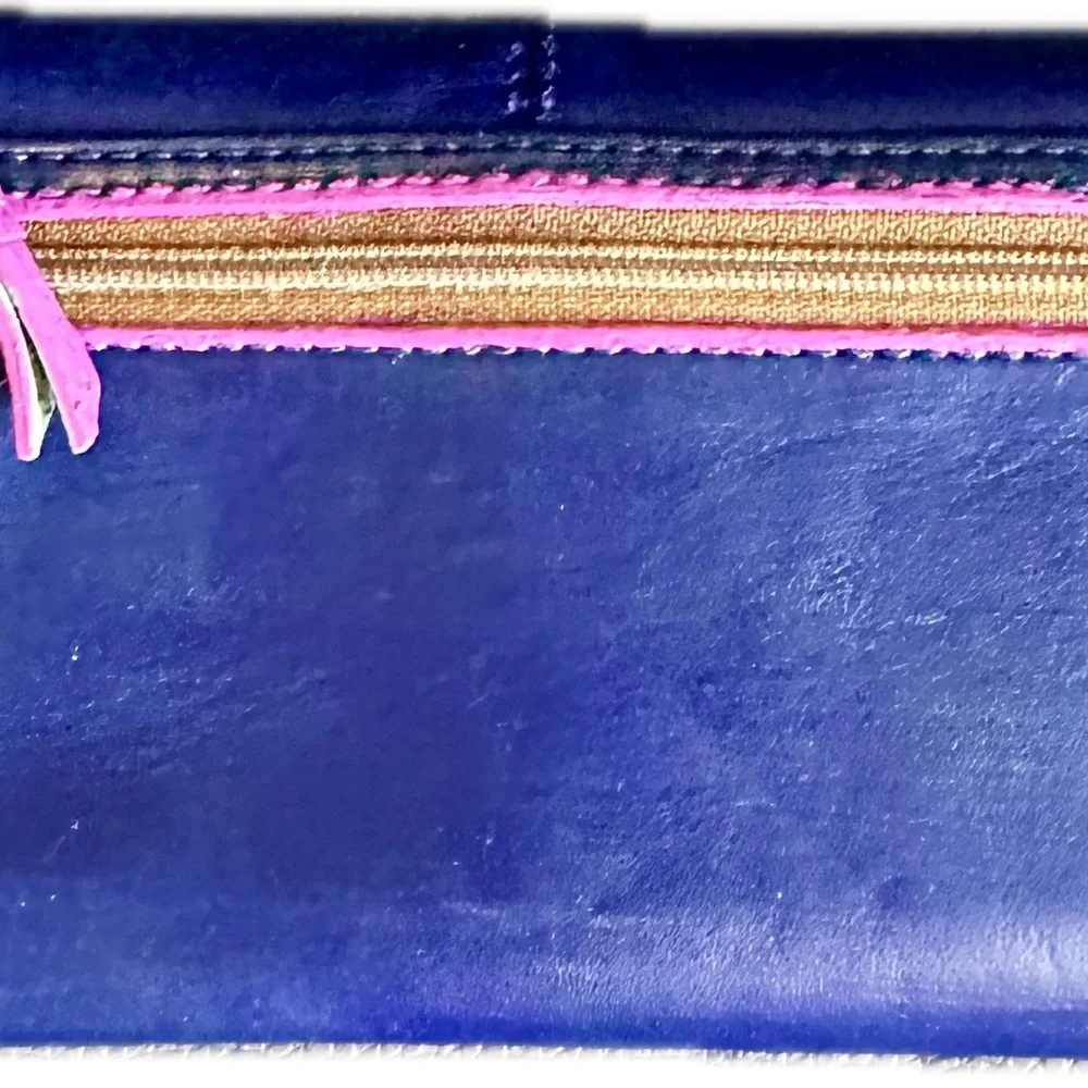 Coach Upcycled wallet in leather and whole new look!! Beautiful and classy